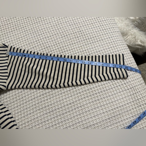 Sperry Pullover Sweater Size Medium (#231) - Picture 9 of 10